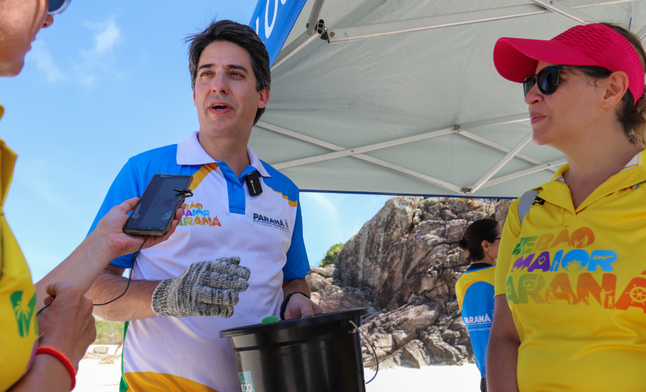 RETIRADA LIXO ILHA DO MEL