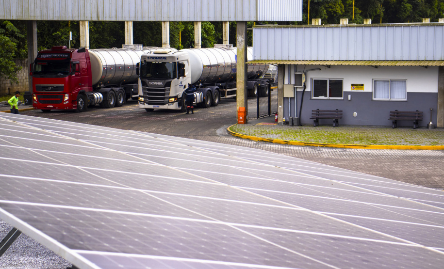 PORTO DE PGUA PAINEL SOLAR