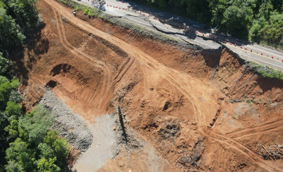 PR-170 em Pinhão tem detonação de rochas na tarde desta terça (09)
