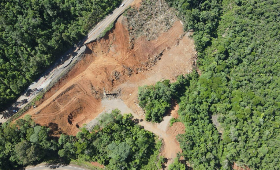 PR-170 em Pinhão tem detonação de rochas na tarde desta terça (09)