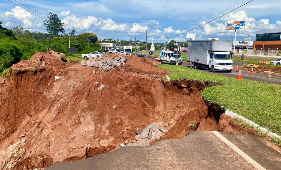 Obra emergencial vai recuperar trecho da PR-323 em Umuarama