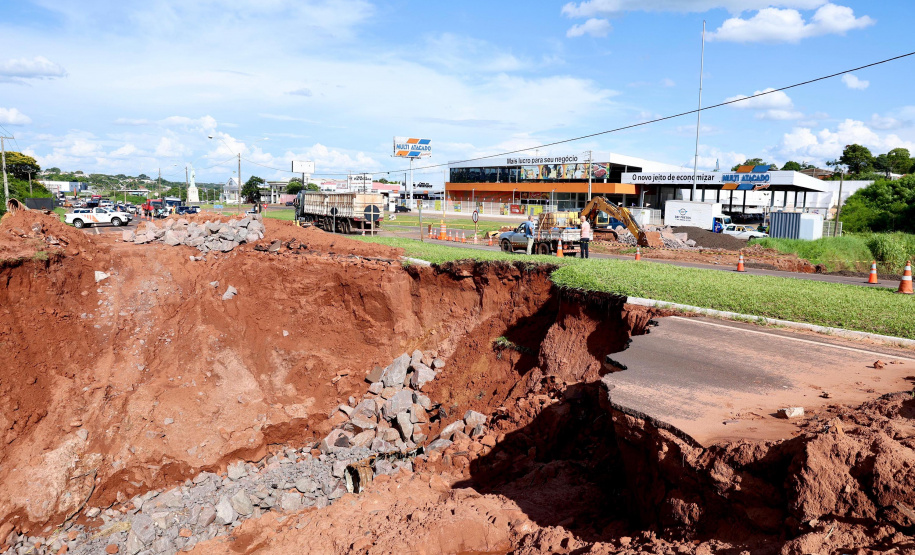 Obra emergencial vai recuperar trecho da PR-323 em Umuarama