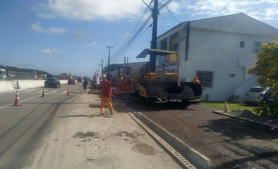 Trecho duplicado da PR-412 em Matinhos ganha novas calçadas com ciclovia