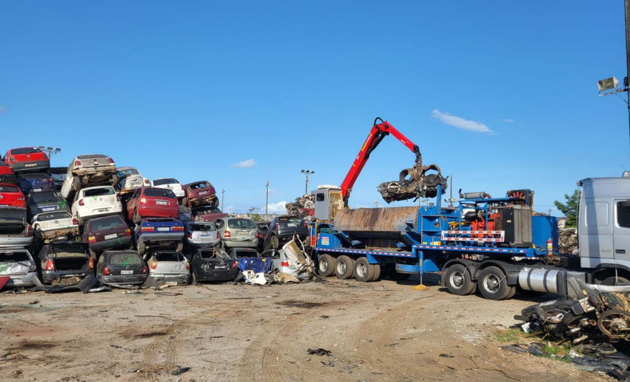 Detran-PR promove mais um leilão exclusivo para reciclagem envolvendo 4.801 veículos