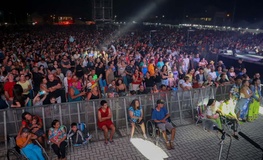Roupa Nova e Rick e Renner encantam o público no segundo dia de shows no Verão Maior Paraná