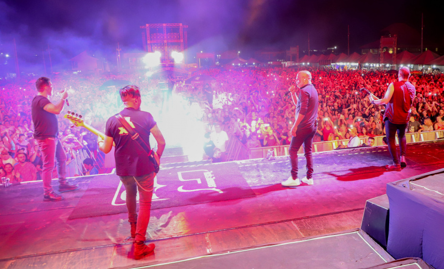 Roupa Nova e Rick e Renner encantam o público no segundo dia de shows no Verão Maior Paraná