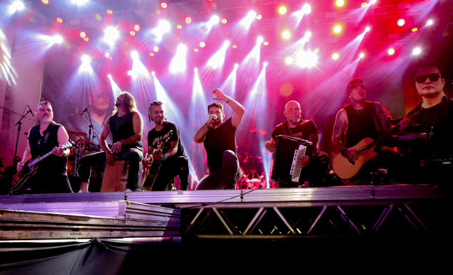 Roupa Nova e Rick e Renner encantam o público no segundo dia de shows no Verão Maior Paraná