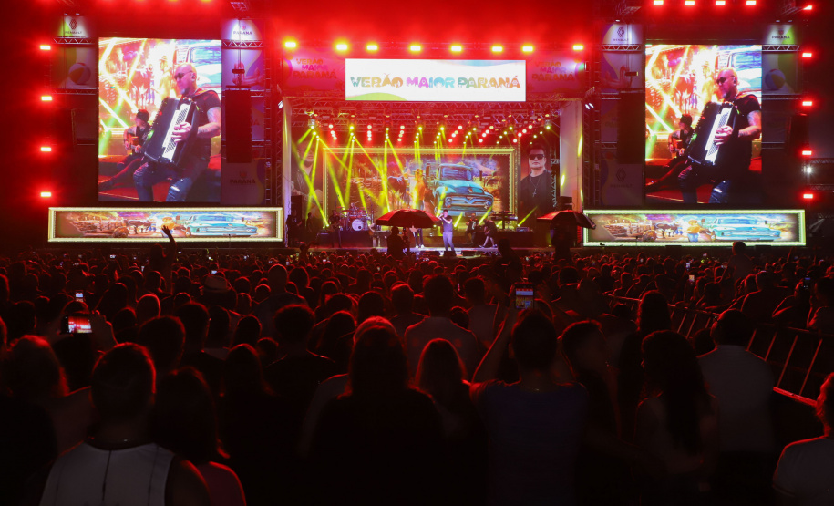 Roupa Nova e Rick e Renner encantam o público no segundo dia de shows no Verão Maior Paraná
