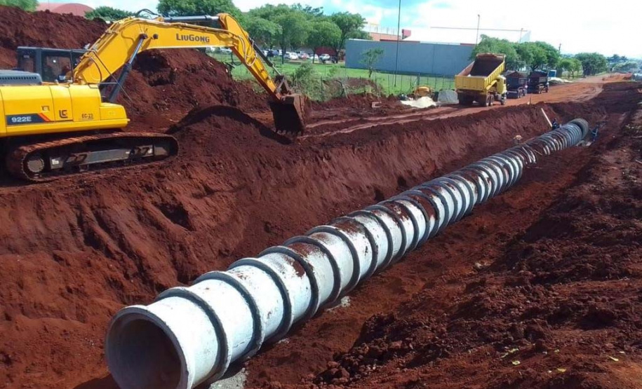 Drenagem e terraplenagem marcam avanço das obras do Viaduto da PUC em Londrina