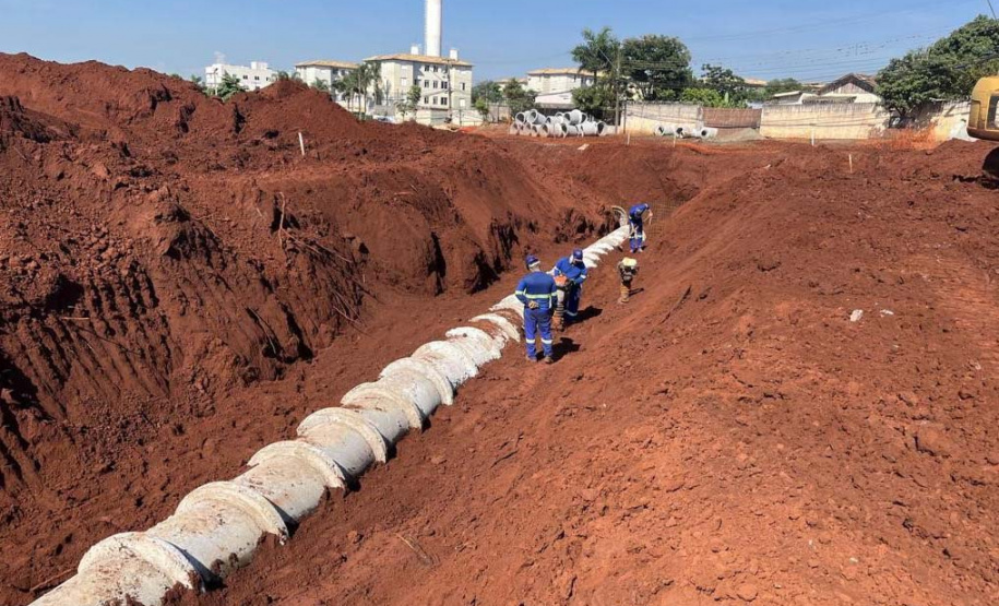 Drenagem e terraplenagem marcam avanço das obras do Viaduto da PUC em Londrina