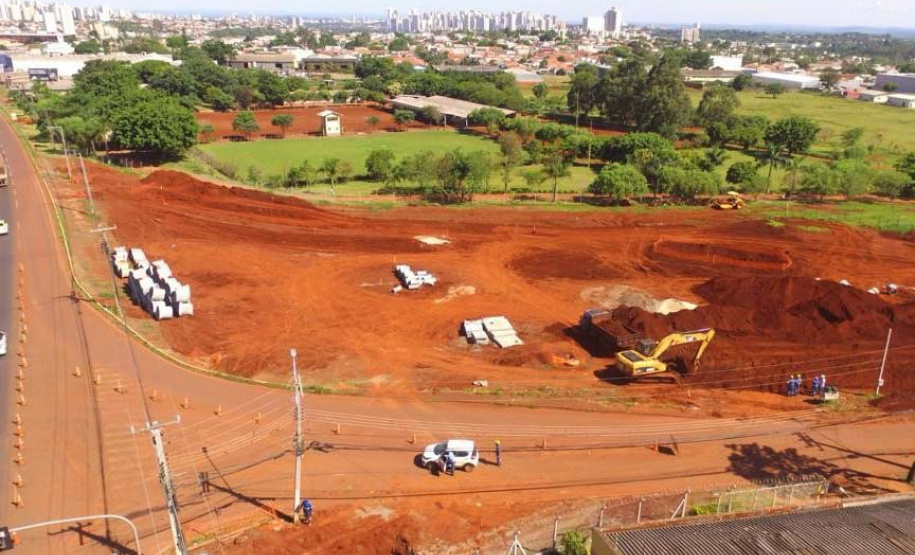 Drenagem e terraplenagem marcam avanço das obras do Viaduto da PUC em Londrina
