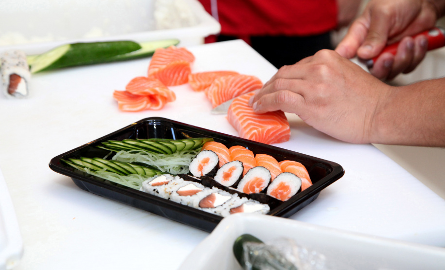 Com alta do turismo, setor de serviços do Paraná cresceu 11,2% em 2023, 2ª maior alta do Brasil