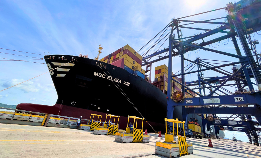 PORTO DO PARANÁ MEGANAVIO ATRACAÇÃO ÚNICA