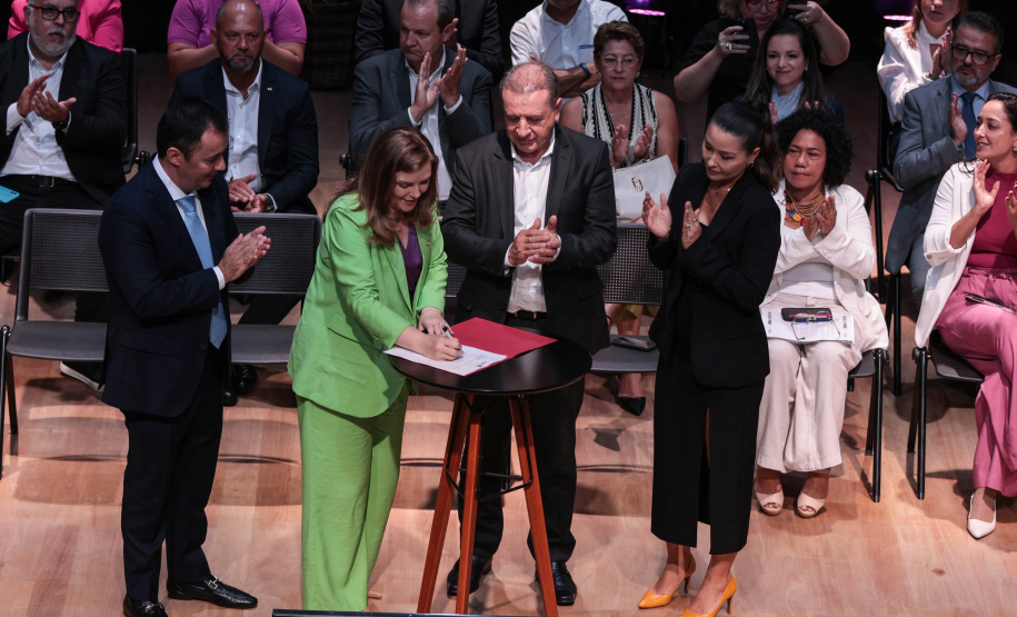 Paraná anuncia R$ 20 milhões a municípios para ações voltadas às mulheres