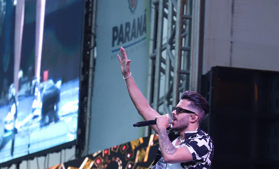 Show em Pontal do Paraná com Bruno Rosa e Yasmin Santos dentro da programação do Verão Maior Paraná, neste domingo (21). Foto: Geraldo Bubniak/AEN