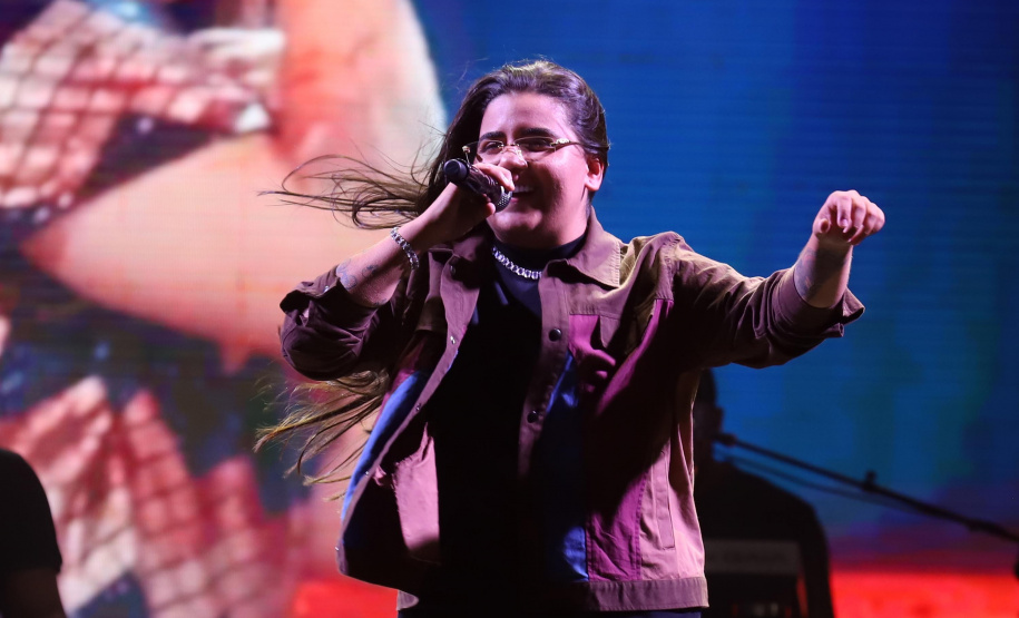 Show em Pontal do Paraná com Bruno Rosa e Yasmin Santos dentro da programação do Verão Maior Paraná, neste domingo (21). Foto: Geraldo Bubniak/AEN