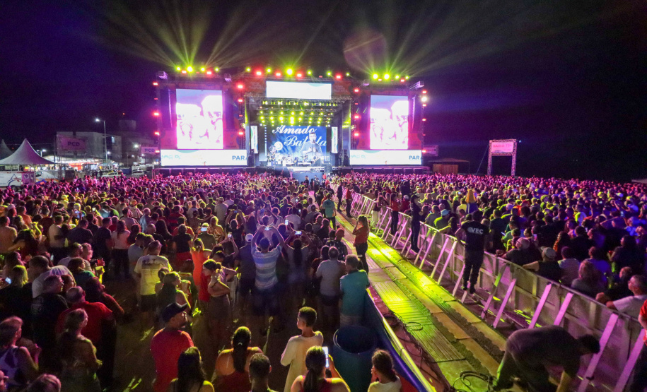 Clássicos do sertanejo e da música romântica agitam os palcos do Verão Maior Paraná