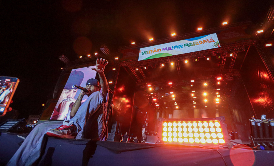 Zé Felipe e dupla Henrique e Diego animaram mais de 50 mil pessoas no Verão Maior Paraná