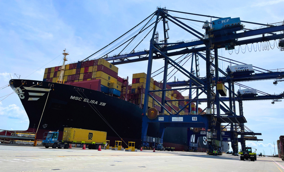 PORTO DO PARANÁ MEGANAVIO ATRACAÇÃO ÚNICA