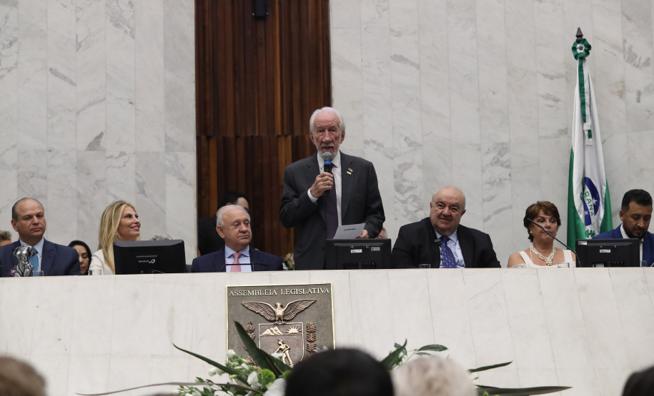 Governador participa da entrega do título de cidadã honorária do Paraná a Cida Borghetti