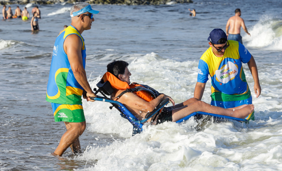 Com 763 usuários, cadeiras anfíbias do Litoral batem recorde de atendimentos