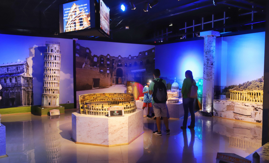 Com alta do turismo, setor de serviços do Paraná cresceu 11,2% em 2023, 2ª maior alta do Brasil