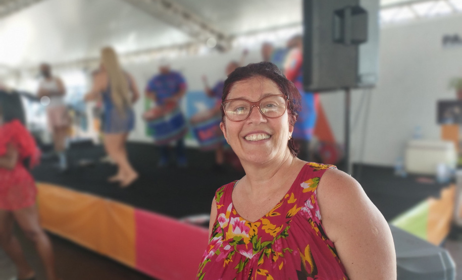 Turistas do cruzeiro da MSC são recepcionados com "baterilha" e ritmo do Carnaval em Paranaguá