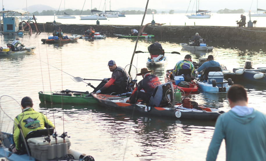 ESPORTE COMPILADO SURF PESCA