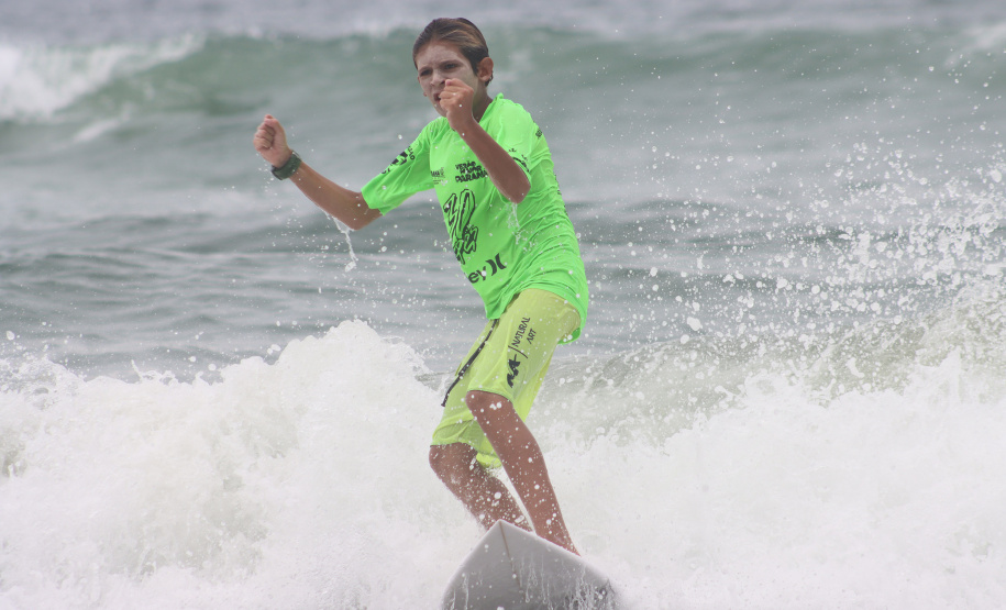 ESPORTE COMPILADO SURF PESCA