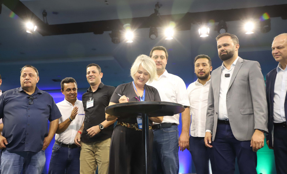 Governador anuncia mais R$ 100 milhões para reformas de escolas estaduais