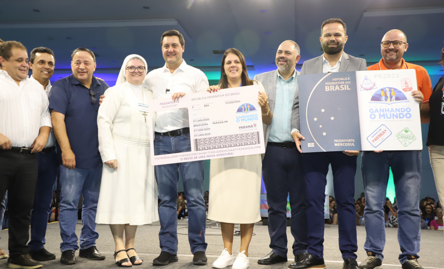 Ganhando o Mundo: Estado vai levar 200 diretores da rede para capacitação no Chile