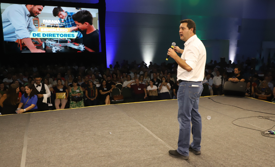 Ganhando o Mundo: Estado vai levar 200 diretores da rede para capacitação no Chile