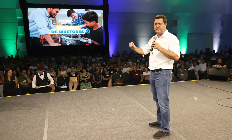 Governador anuncia mais R$ 100 milhões para reformas de escolas estaduais