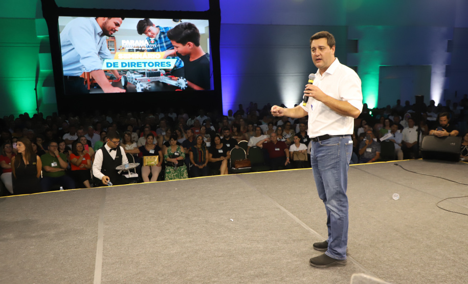 Ganhando o Mundo: Estado vai levar 200 diretores da rede para capacitação no Chile