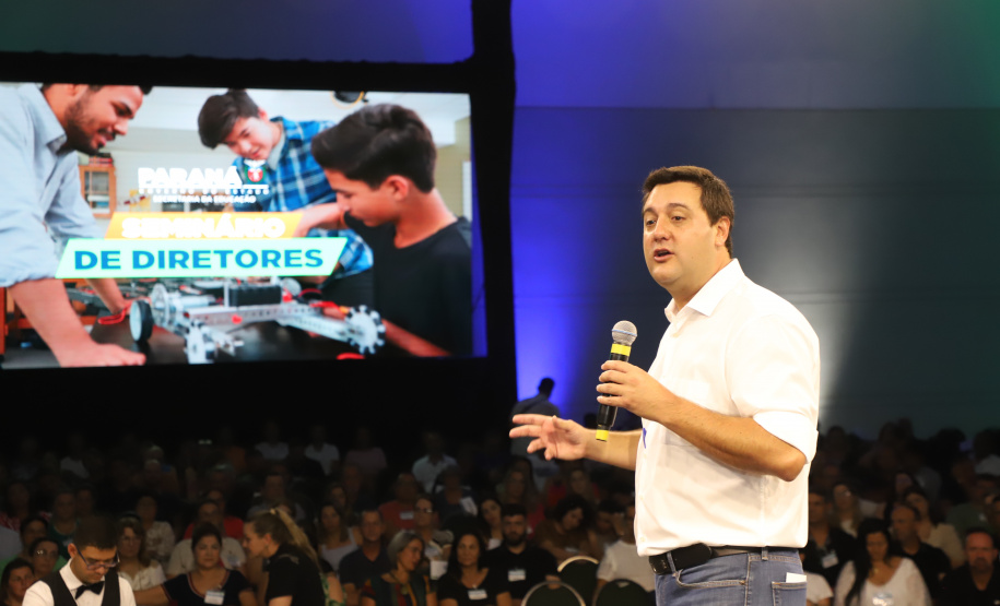 Ganhando o Mundo: Estado vai levar 200 diretores da rede para capacitação no Chile