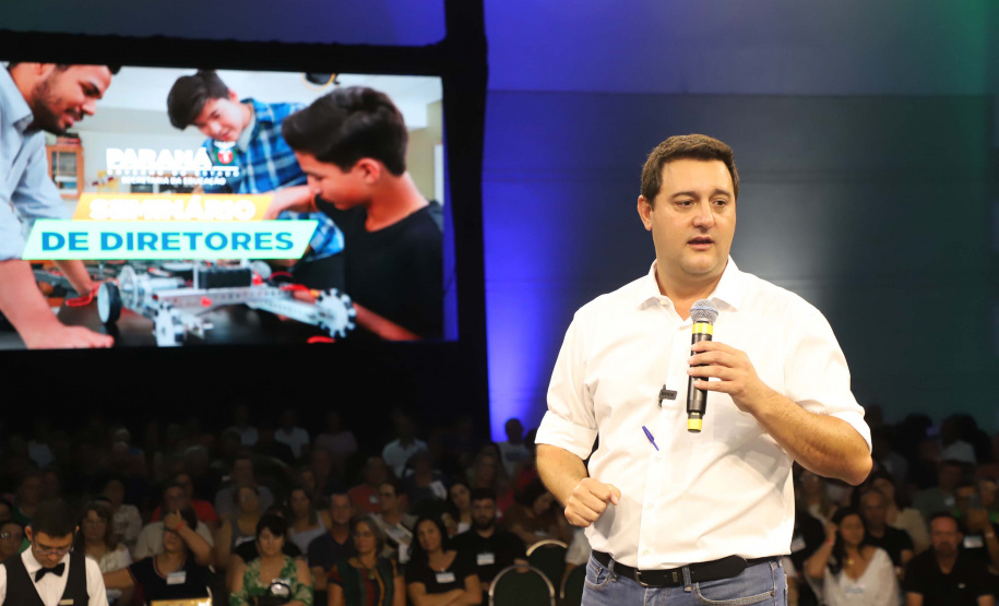 Governador anuncia mais R$ 100 milhões para reformas de escolas estaduais