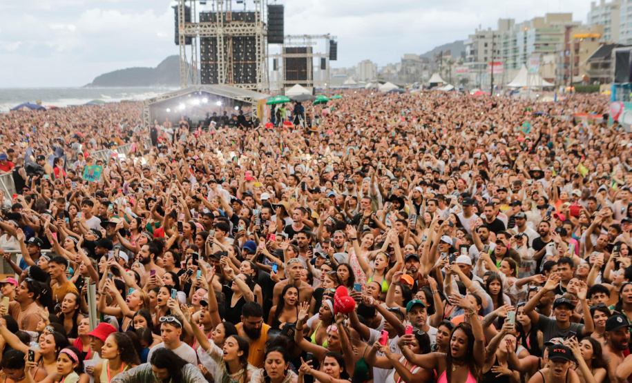 Matinhos, 21 de janeiro de 2024 - Apresentação da dupla Jorge e Mateus, na Arena Caiobá, dentro da programação do Verão Maior Paraná.