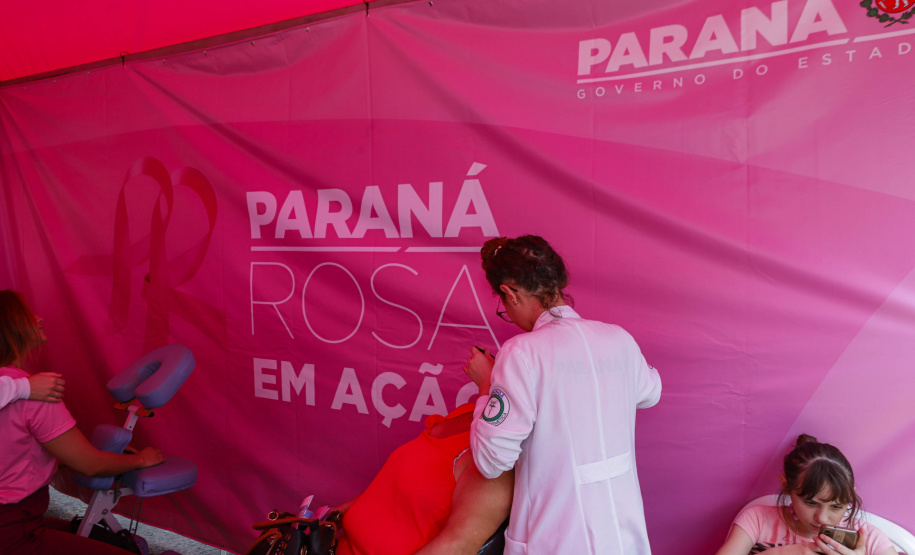 Com foco na saúde, Governo promove em Foz do Iguaçu encontro do Paraná Rosa em Ação