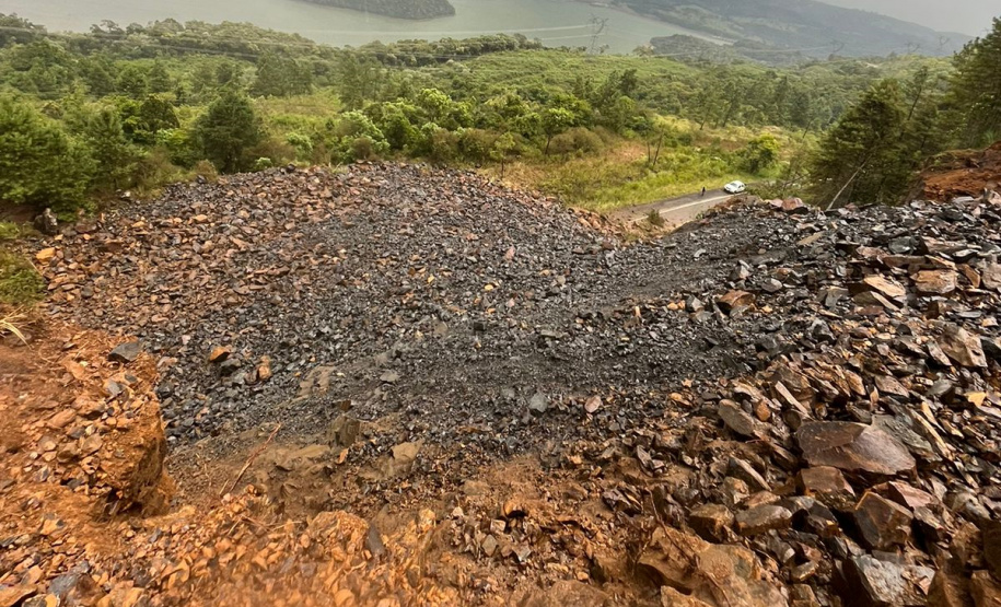 DER DETONAÇÃO DE ROCHAS
