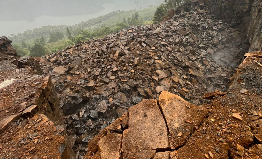 DER DETONAÇÃO DE ROCHAS