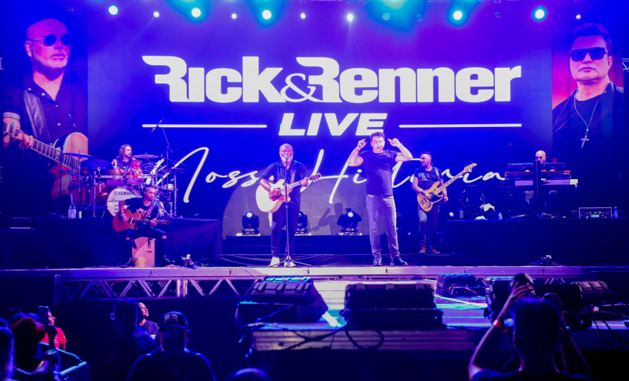 Roupa Nova e Rick e Renner animam o público no 2° dia de shows no Verão Maior Paraná
