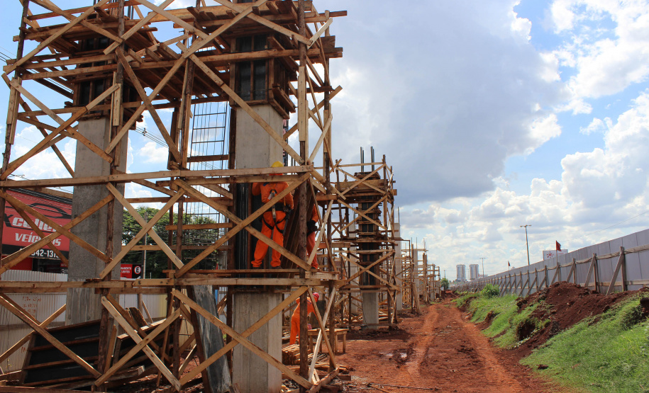 Novos viadutos de Sarandi já têm pilares visíveis a condutores da BR-376