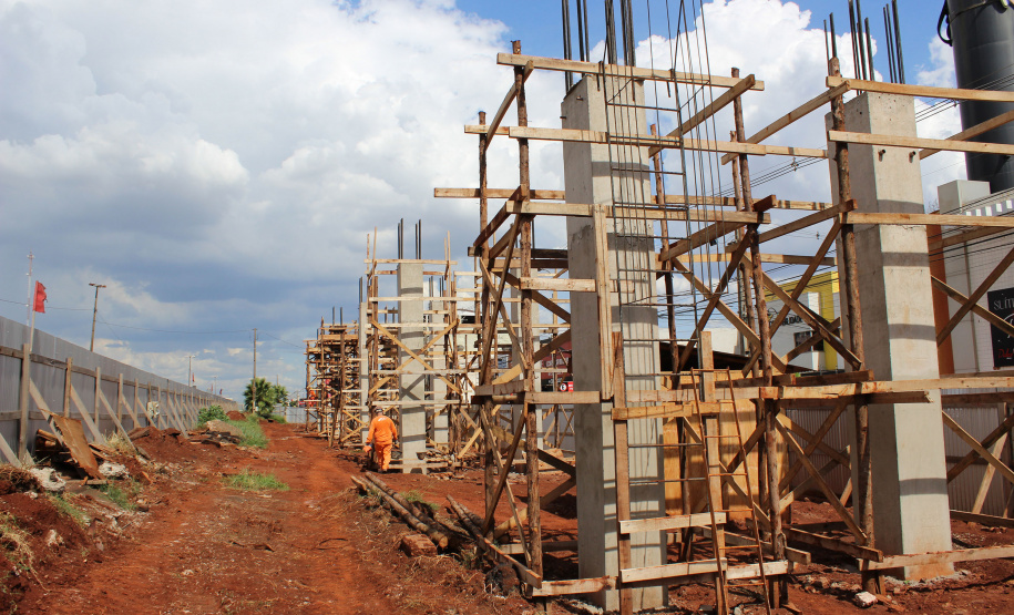 Novos viadutos de Sarandi já têm pilares visíveis a condutores da BR-376