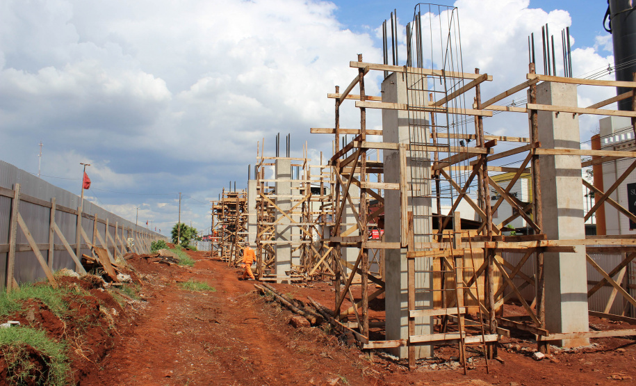 Novos viadutos de Sarandi já têm pilares visíveis a condutores da BR-376