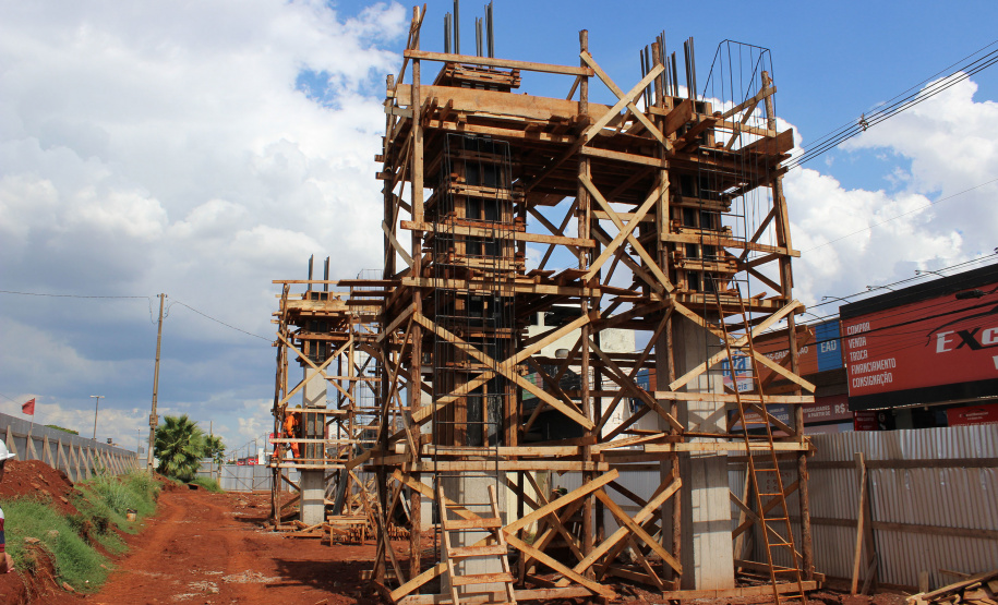 Novos viadutos de Sarandi já têm pilares visíveis a condutores da BR-376