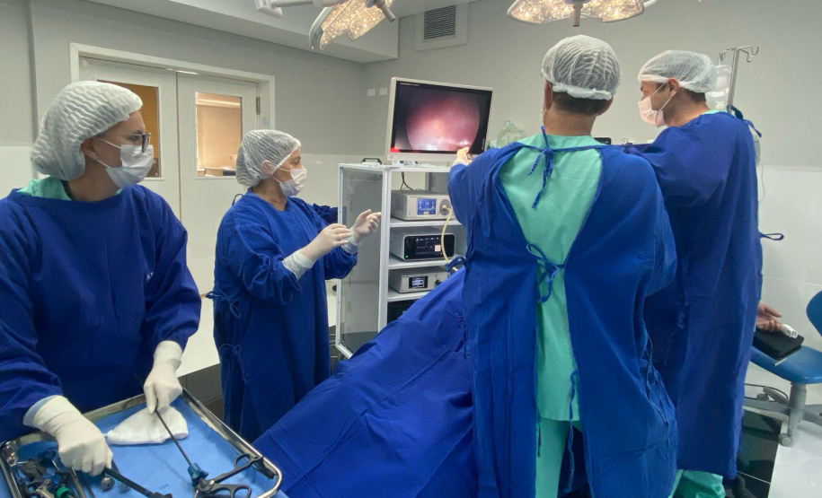 Com apoio do Estado, Hospital Regional da Lapa realiza sua primeira cirurgia por vídeo