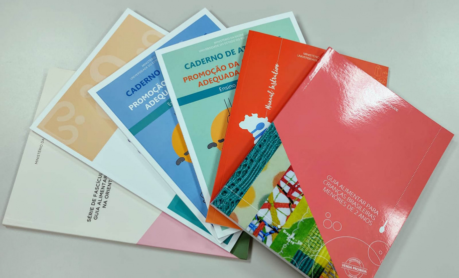 Saúde intensifica cuidados às pessoas com sobrepeso e obesidade com entrega de material informativo em todo Paraná