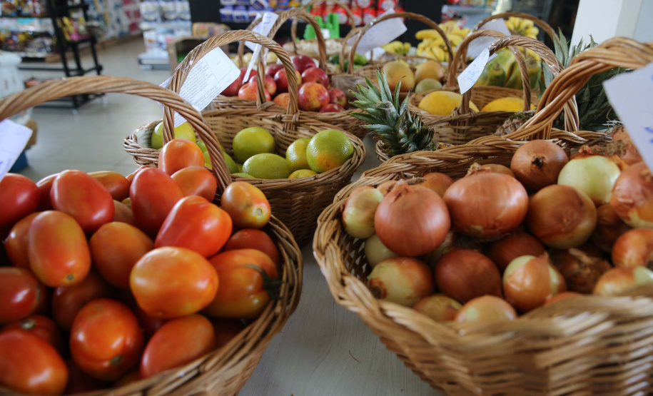 Políticas do Estado ampliam acesso à alimentação saudável no combate à obesidade