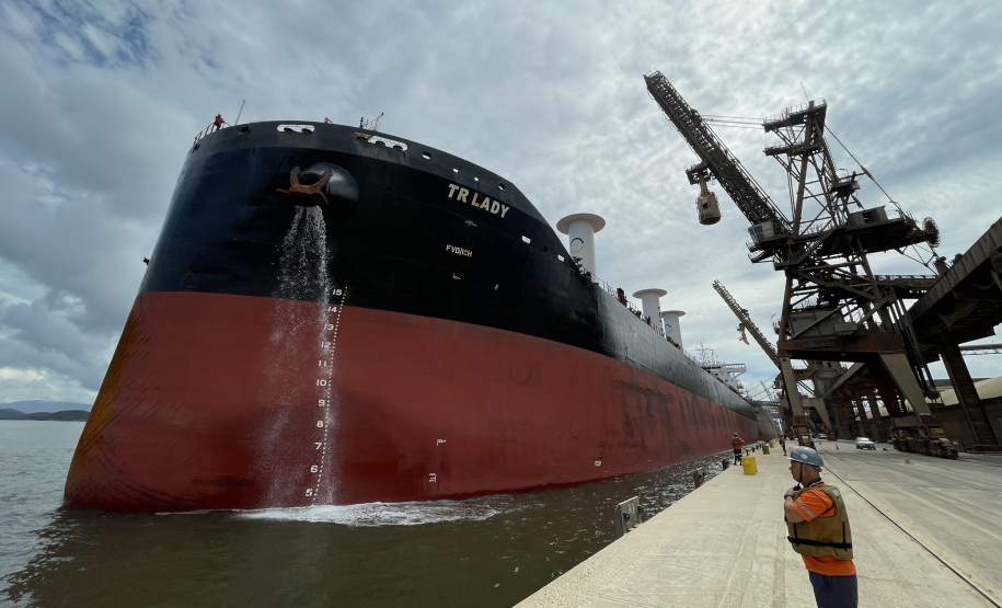 PORTOS DO PARANÁ RECORDE MOVIMENTAÇÃO