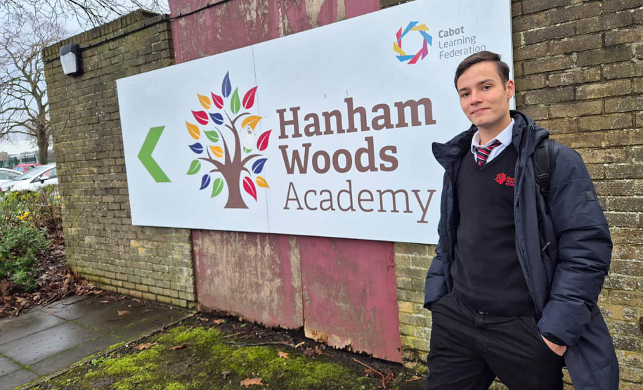 Davi Barbosa Rickli Pereira, 15 anos, estudante da cidade de Reserva que está em intercâmbio pelo programa Ganhando o Mundo da Secretaria de Estado da Educação na Inglaterra.